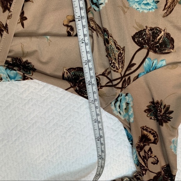 RIPE Australia 💙V-Neck Cross Over V-Neck Beige Floral Top S - Picture 9 of 9